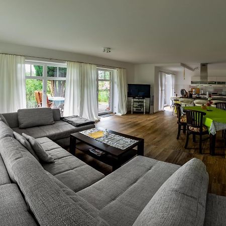 Haus Rosengarten- Ruhige Ferienwohnungen Im Gruenen Sehlen Екстериор снимка