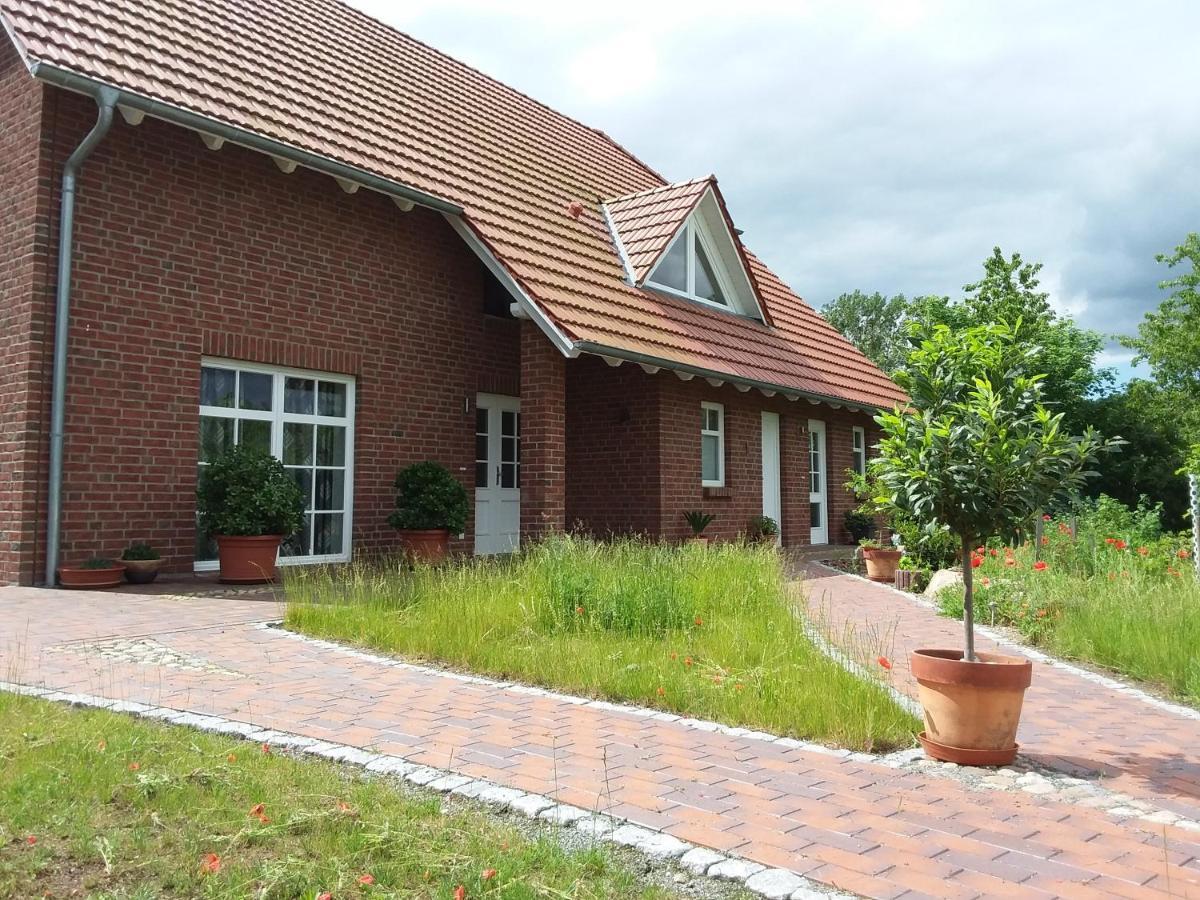 Haus Rosengarten- Ruhige Ferienwohnungen Im Gruenen Sehlen Екстериор снимка